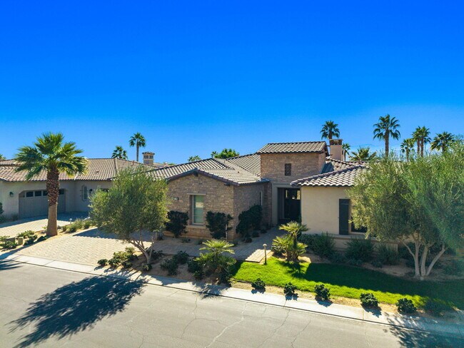 Building Photo - 81805 Four Seasons Pl