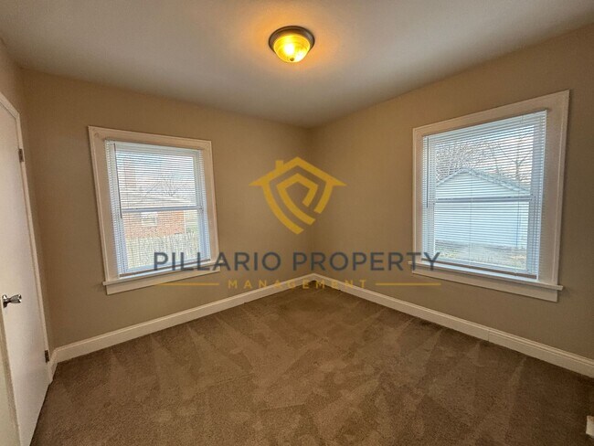 Building Photo - Spacious & Updated 2 Bedroom Home Near Southeast Indy Available NOW!