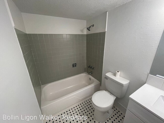 Building Photo - 2 br, 2 bath House - 5516 Lakeshore Drive ...