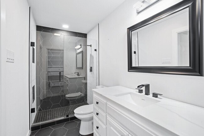 Building Photo - 6709 Town Bluff Dr