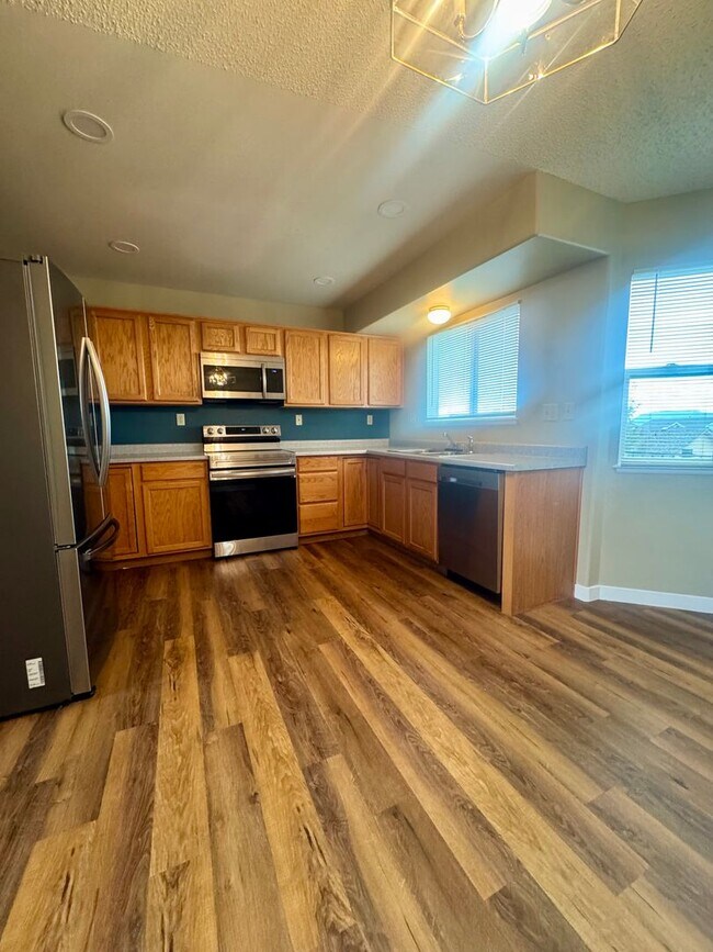 Building Photo - 3 bedroom home in Wagon Trails with commun...