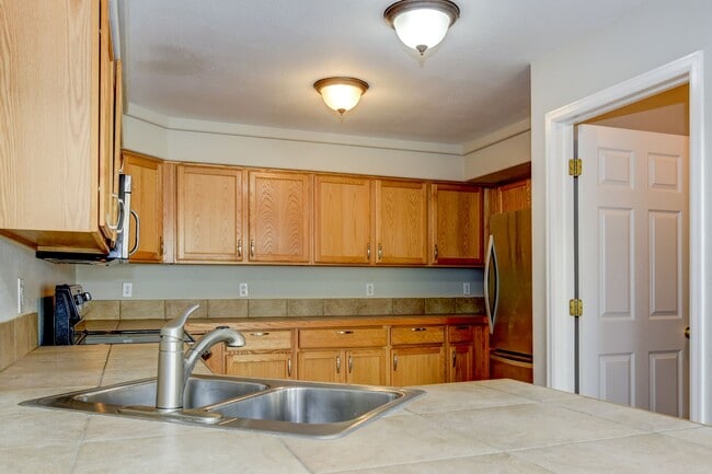 Building Photo - 4801 Spyglass Dr