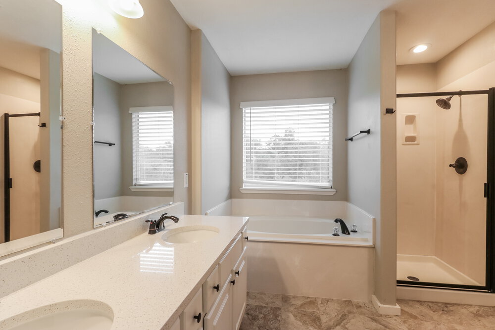 Building Photo - 18400 Sunrise Pines Dr