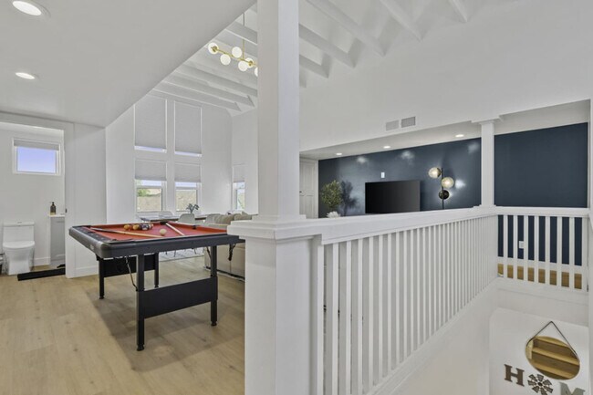 Building Photo - 4637 N 8th Pl