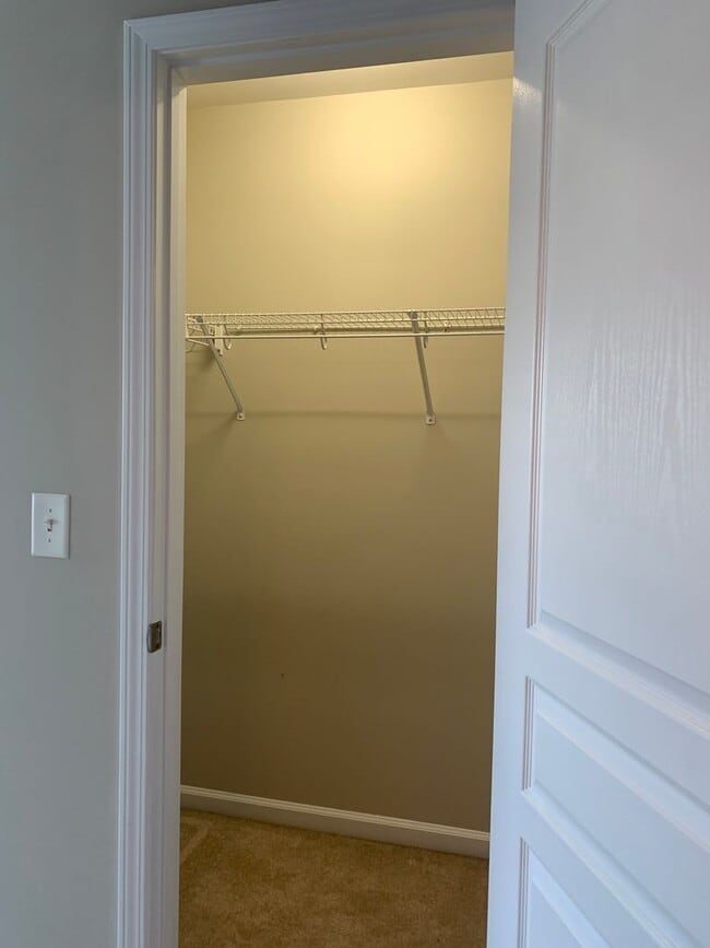 Building Photo - Perfectly Located 2 Bedroom Suite Townhome...