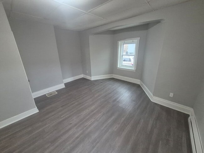 Building Photo - 609 McKinney Ave