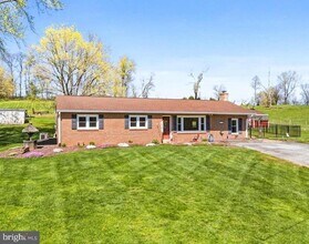Building Photo - 12734 Woodsboro Pike