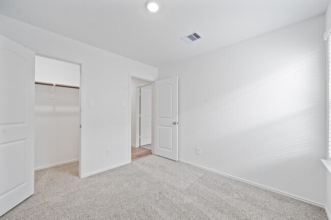 Building Photo - 16830 Paintbrush Holw Ln