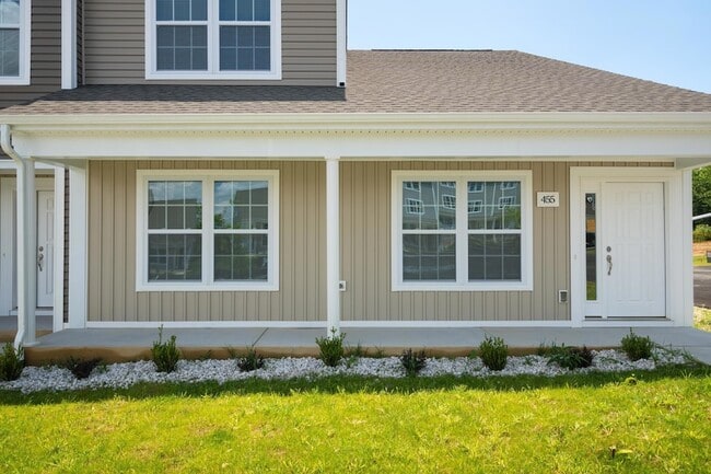 Building Photo - 455 Skylar Dr
