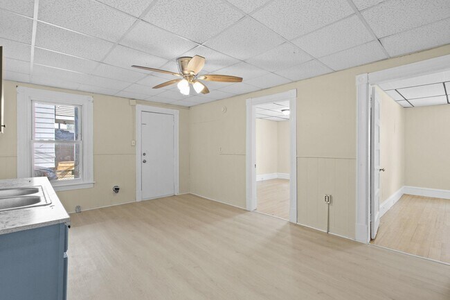 Building Photo - 101-107 Putnam St