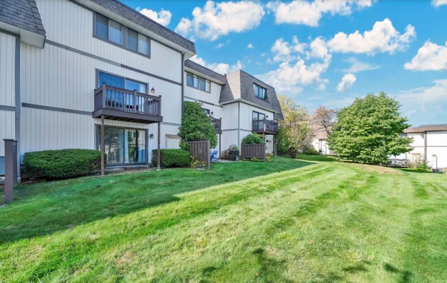 Building Photo - 21 Pebblestone Cir