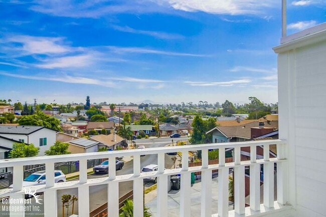 Building Photo - Comfortable Studio 1Ba with Private Deck i...