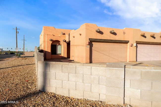 Building Photo - 813 Ocotillo Dr