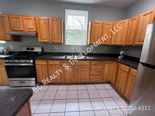 Building Photo - 2144 W Estes Ave