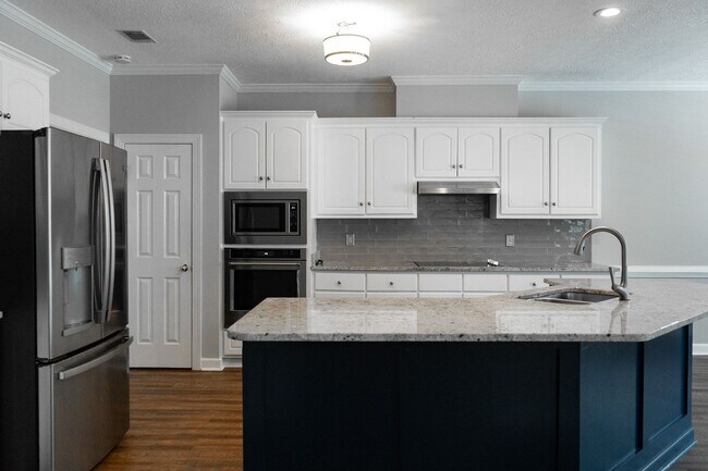 Building Photo - 724 Avrett Cir