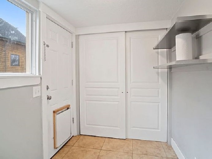 Building Photo - 1860 S 800 E