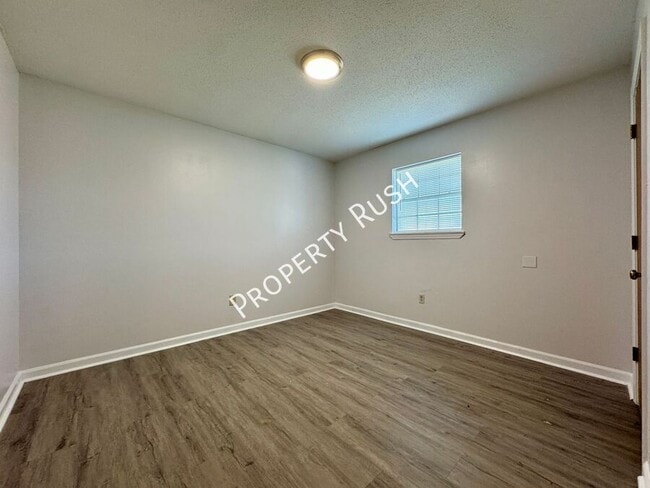 Building Photo - 5009 Marylin Ln