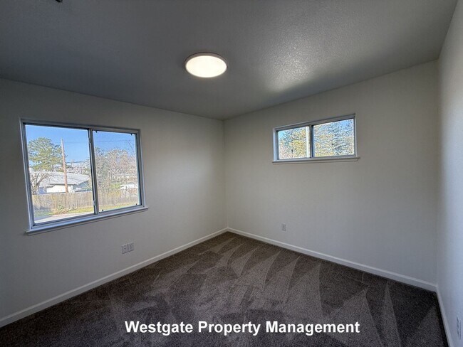 Building Photo - 737 Judith Ct