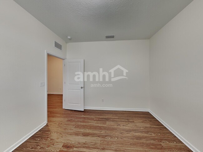 Building Photo - 8714 Layalie Way