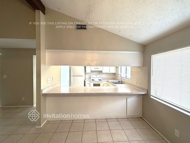 Building Photo - 2501 E Timberlane Dr