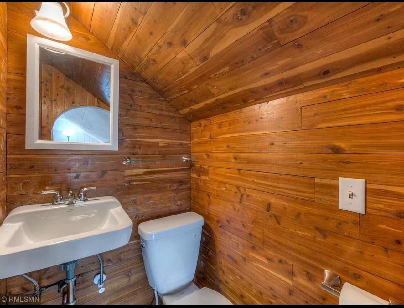 Building Photo - 4542 Hwy 61 N