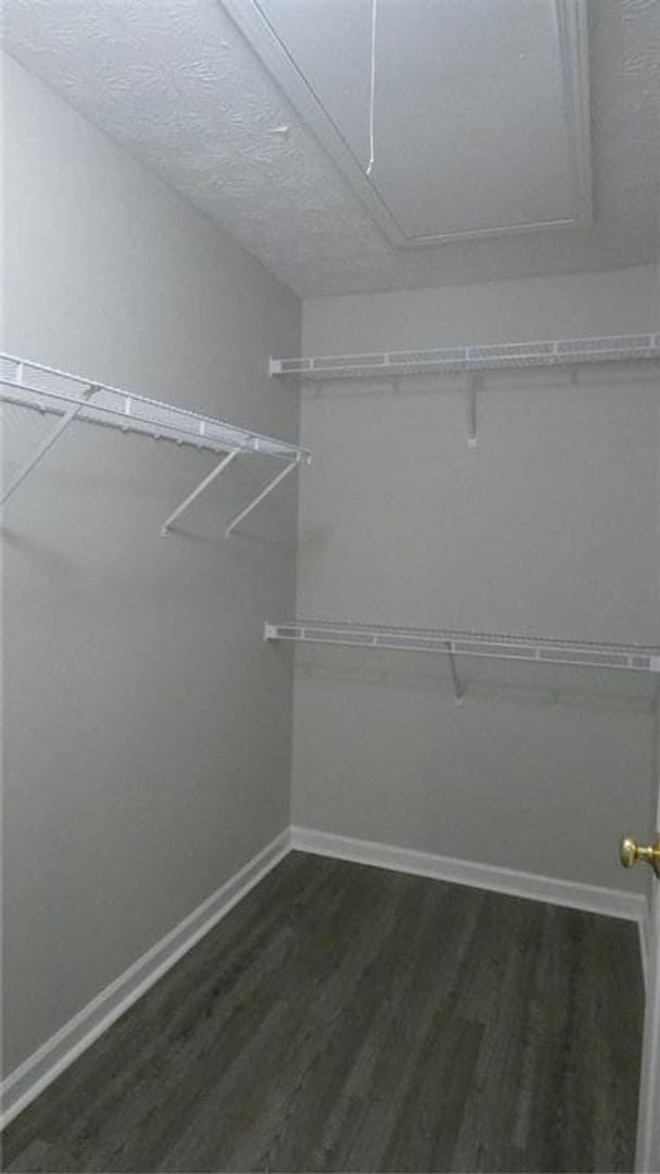 Building Photo - 2 bed/2 bath end unit in Gainesville
