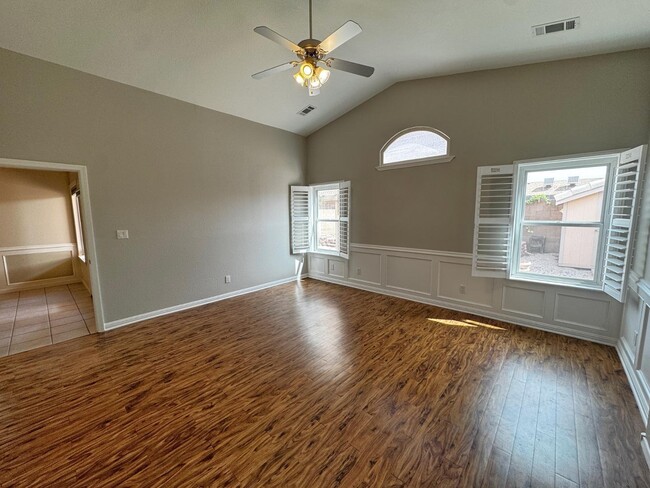 Building Photo - 8608 Quail Creek Ct NE