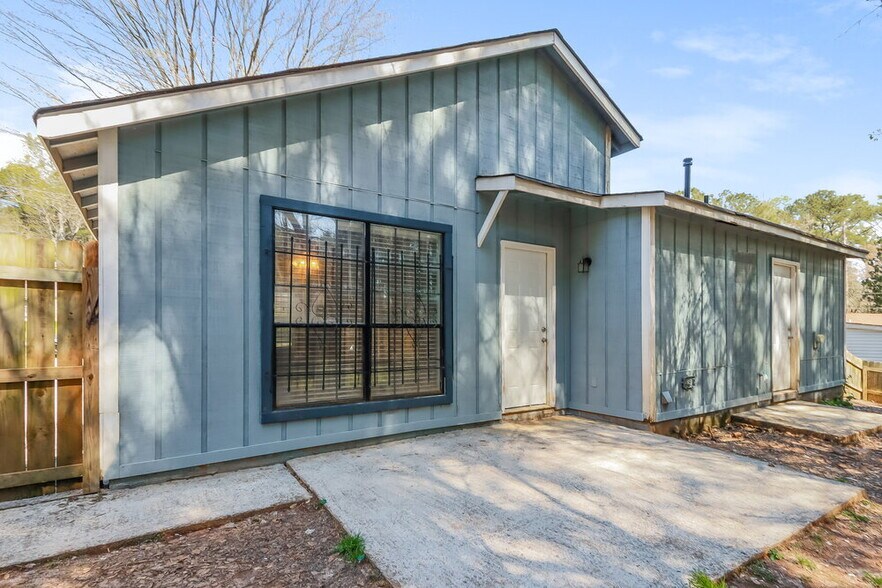 Building Photo - 192 Chase Woods Cir