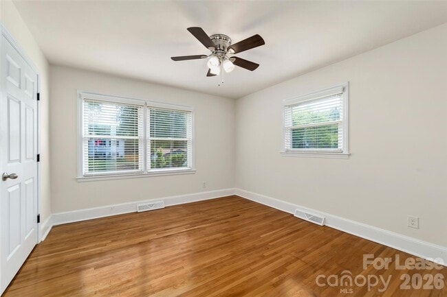 Building Photo - 943 Dudley Dr