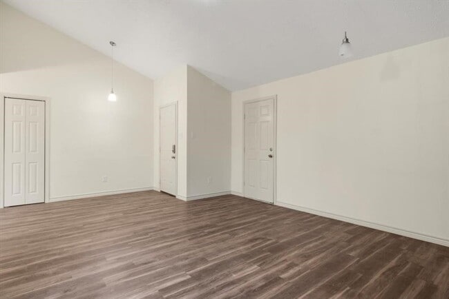 Building Photo - 1207 Whispering Pine Dr