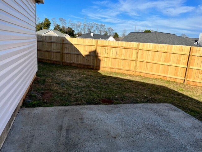 Building Photo - 204 Franklin Sq - Beautifully Updated Home in Bonaire