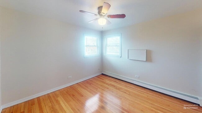 Building Photo - 875 E 87th Pl