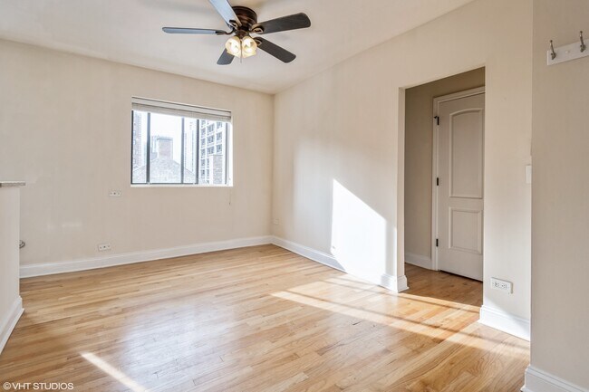 Building Photo - 1430 N Dearborn St