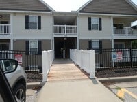 Building Photo - 5501 NE 80th Terrace