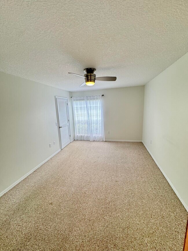 Building Photo - 7020 US-1