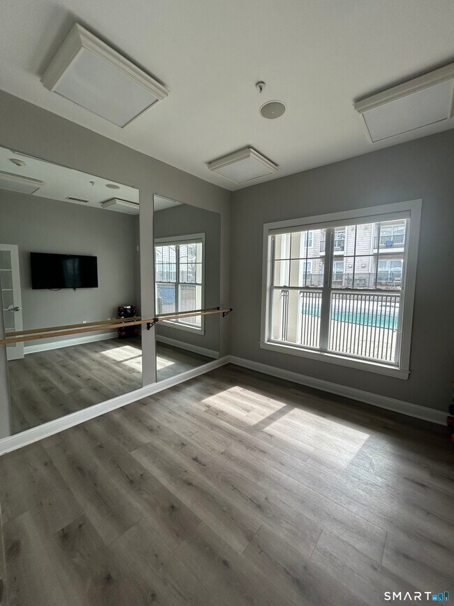 Building Photo - 138 Hollow Tree Ridge Rd