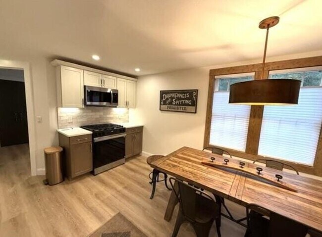 Building Photo - 2895 White Mountain Hwy