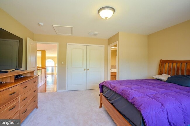 Building Photo - 19 Meadowlark Dr