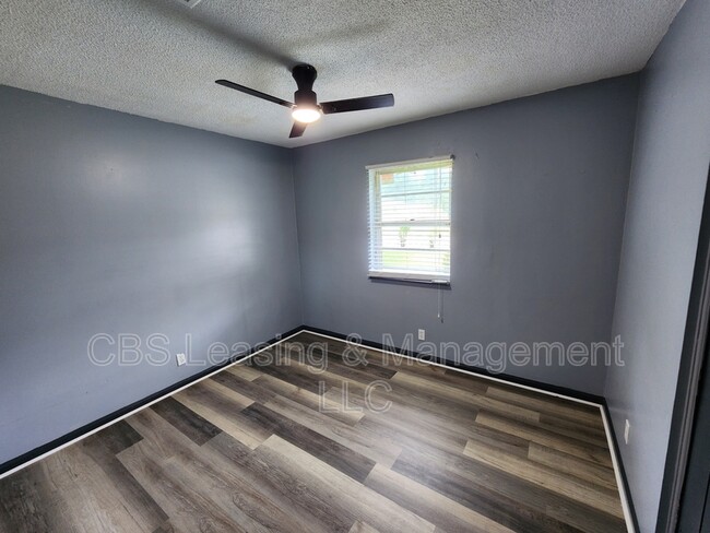 Building Photo - 2703 Gregg Ave