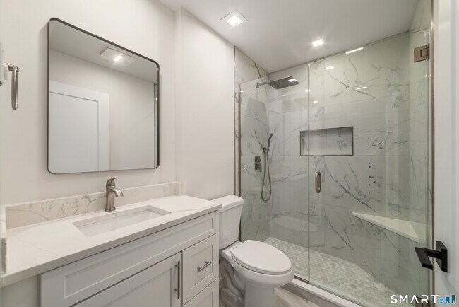 Building Photo - 304 Heritage Vlg