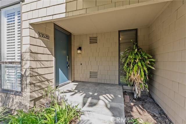 Building Photo - 33532 Valley View Ct