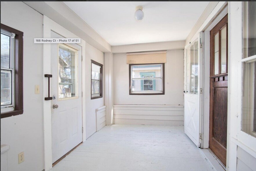 Building Photo - 166 Rodney Ct