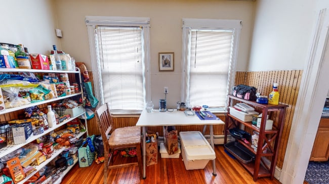 Building Photo - Large Science Hill 3BR with Dual Balcony A...