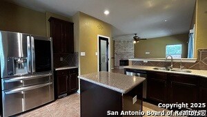 Building Photo - 515 Park Point