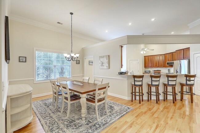 Building Photo - FULLY FURNISHED Mount Pleasant Home! 6 mon...