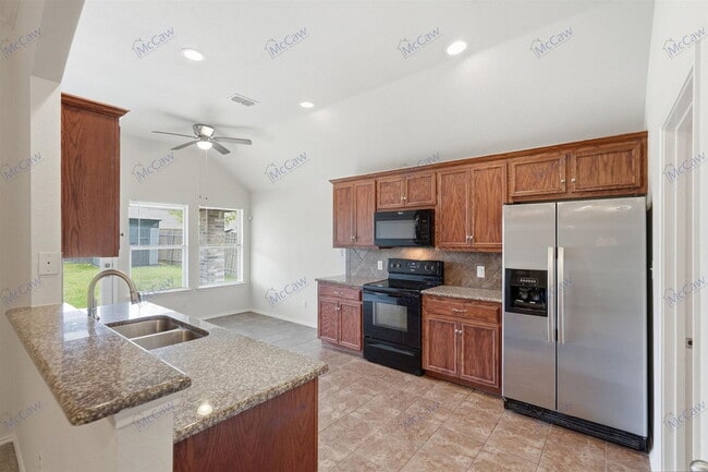 Building Photo - 1904 Louis Miller Dr