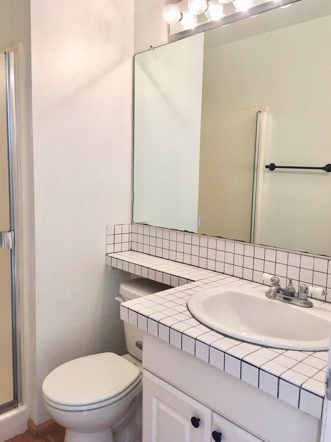 Building Photo - MOVE IN SPECIAL ON AN OUTSTANDING 4 BEDROO...