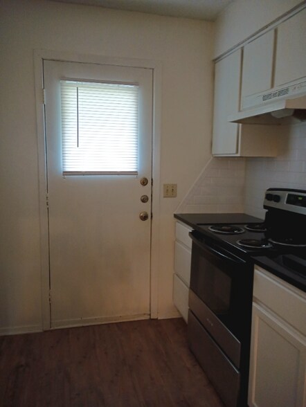 Building Photo - 1405 Chapelwood Dr