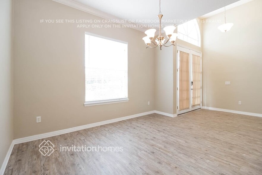 Building Photo - 594 Caledonia Pl