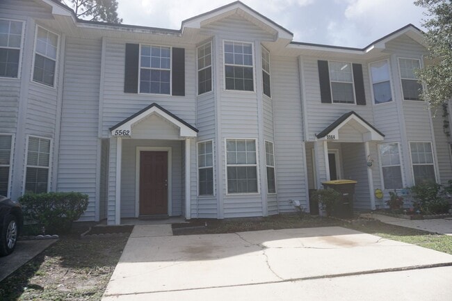 Primary Photo - Spacious town home in west Jacksonville